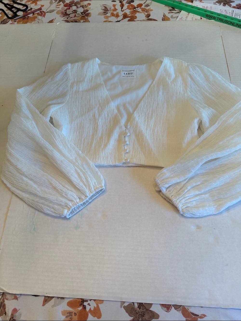 EUC Sabo White Textured Long-Sleeve Crop Top size 8